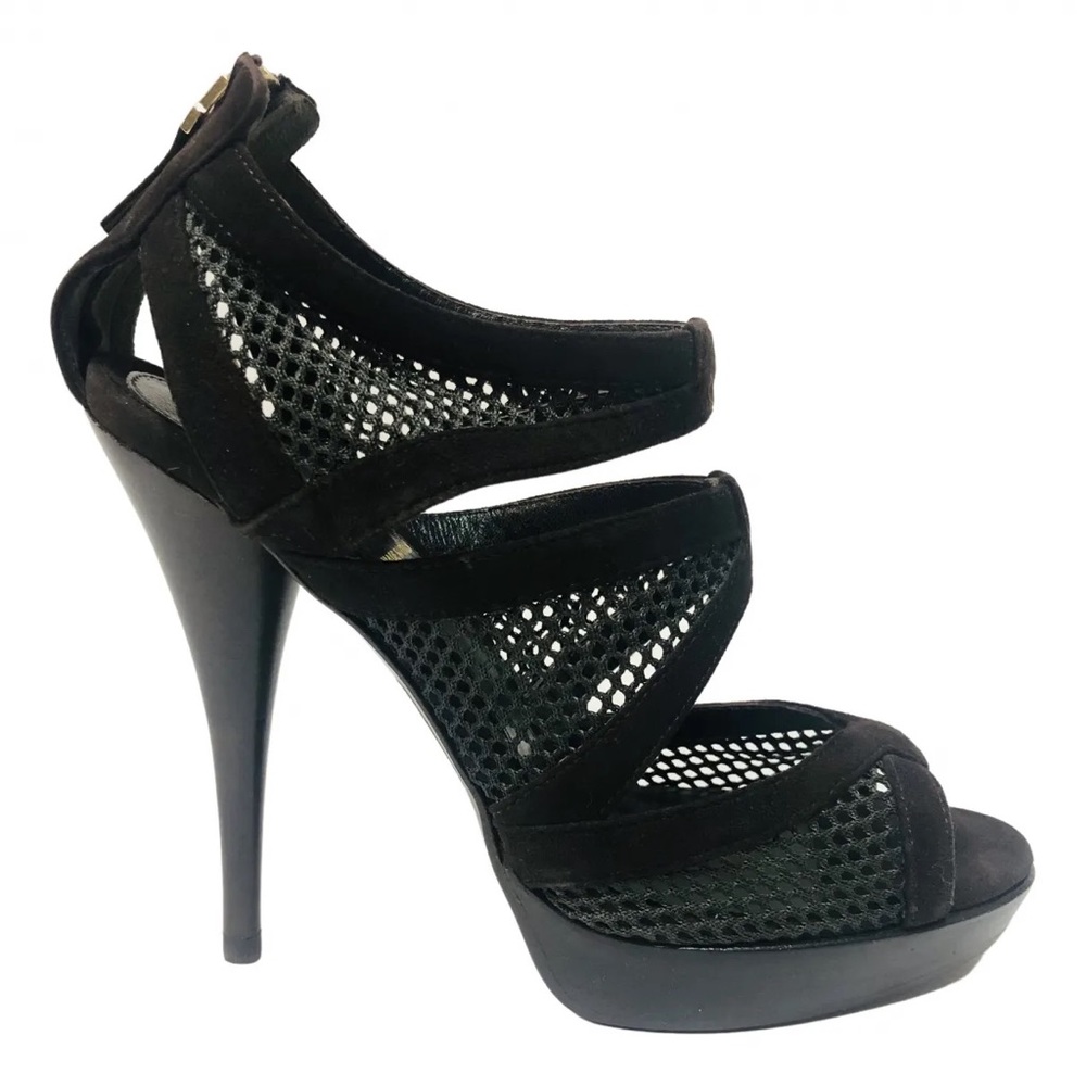 Fendi sandals fendi heels size 40 Never worn only tried on. Almost vintage